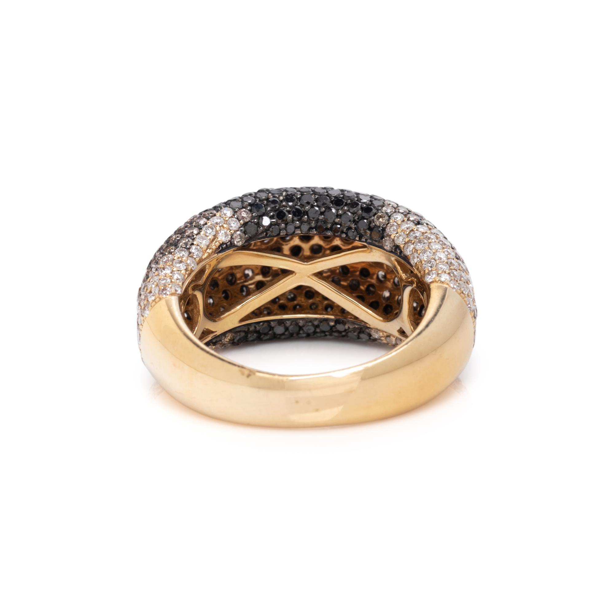 DIAMOND AND COLORED DIAMOND RING