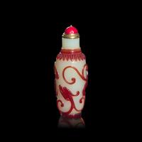 A Chinese Ruby Overlaid Cylindrical Glass Snuff Bottle