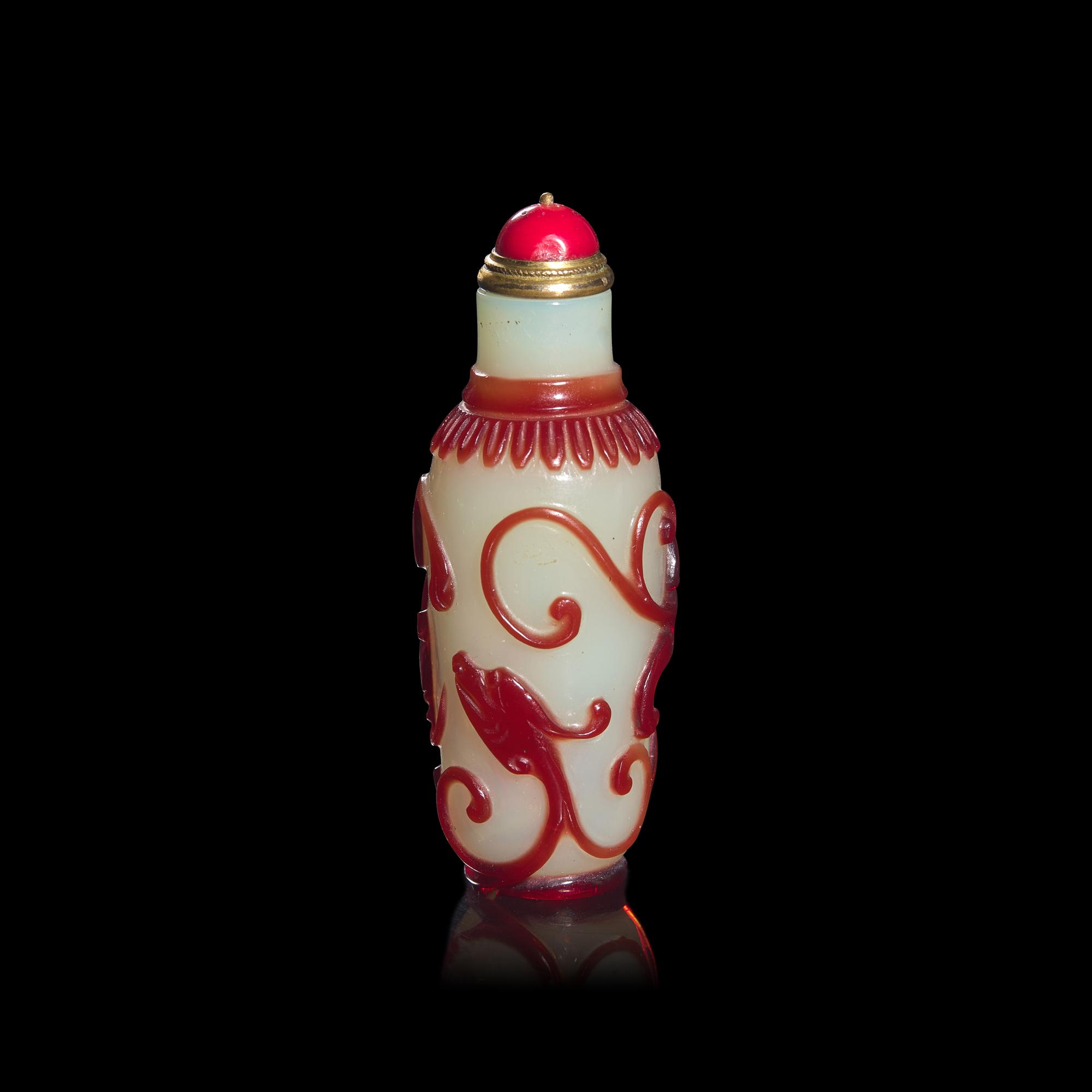 A Chinese Ruby Overlaid Cylindrical Glass Snuff Bottle
