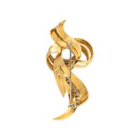 YELLOW GOLD AND SAPPHIRE BROOCH