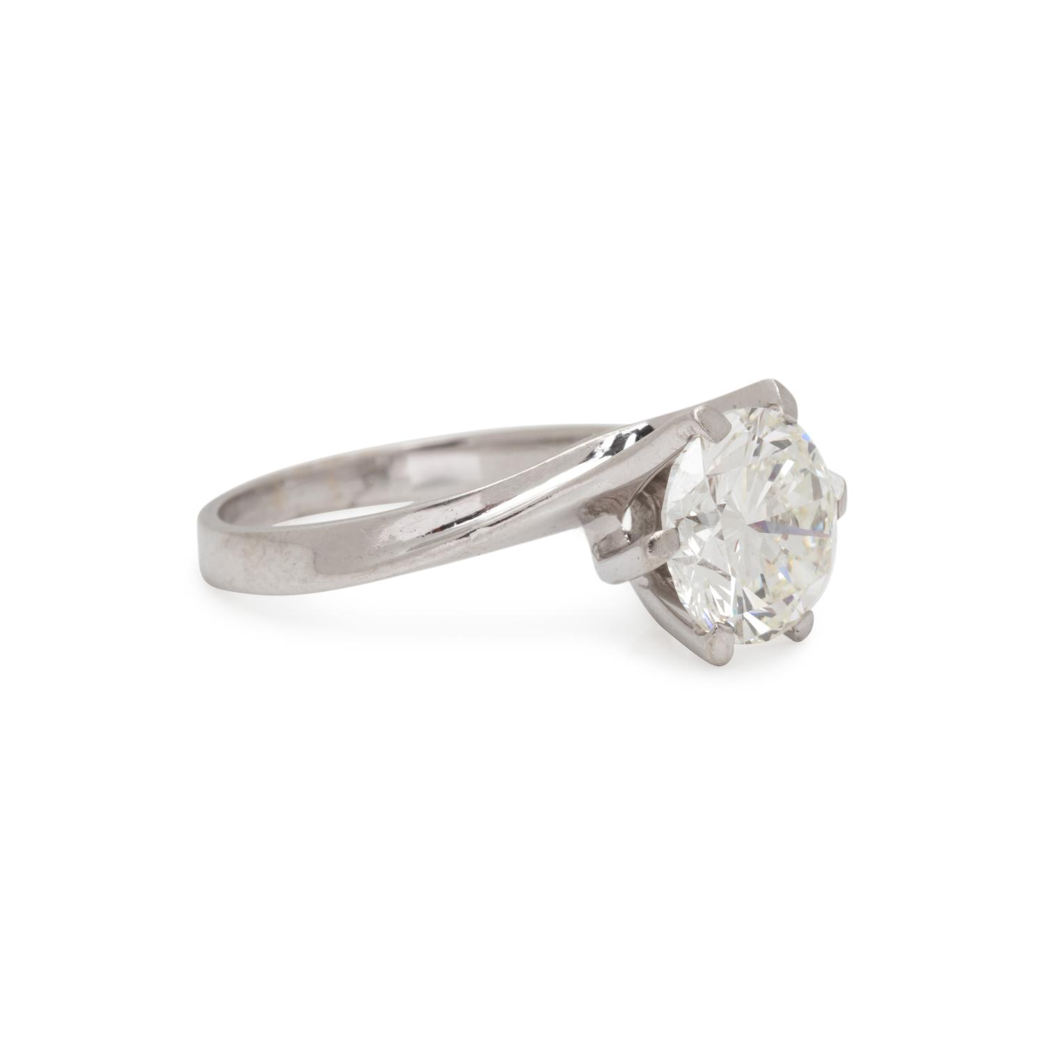 DIAMOND RING