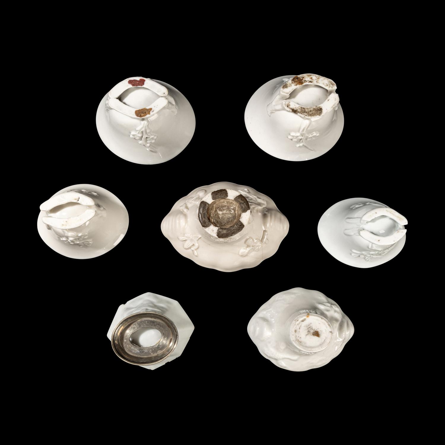 Seven Chinese Blanc-de-Chine Porcelain Libation Cups, 18th-Early 20th Century 清中期-民國 德化白瓷梅花杯及鹿鶴同春杯七支