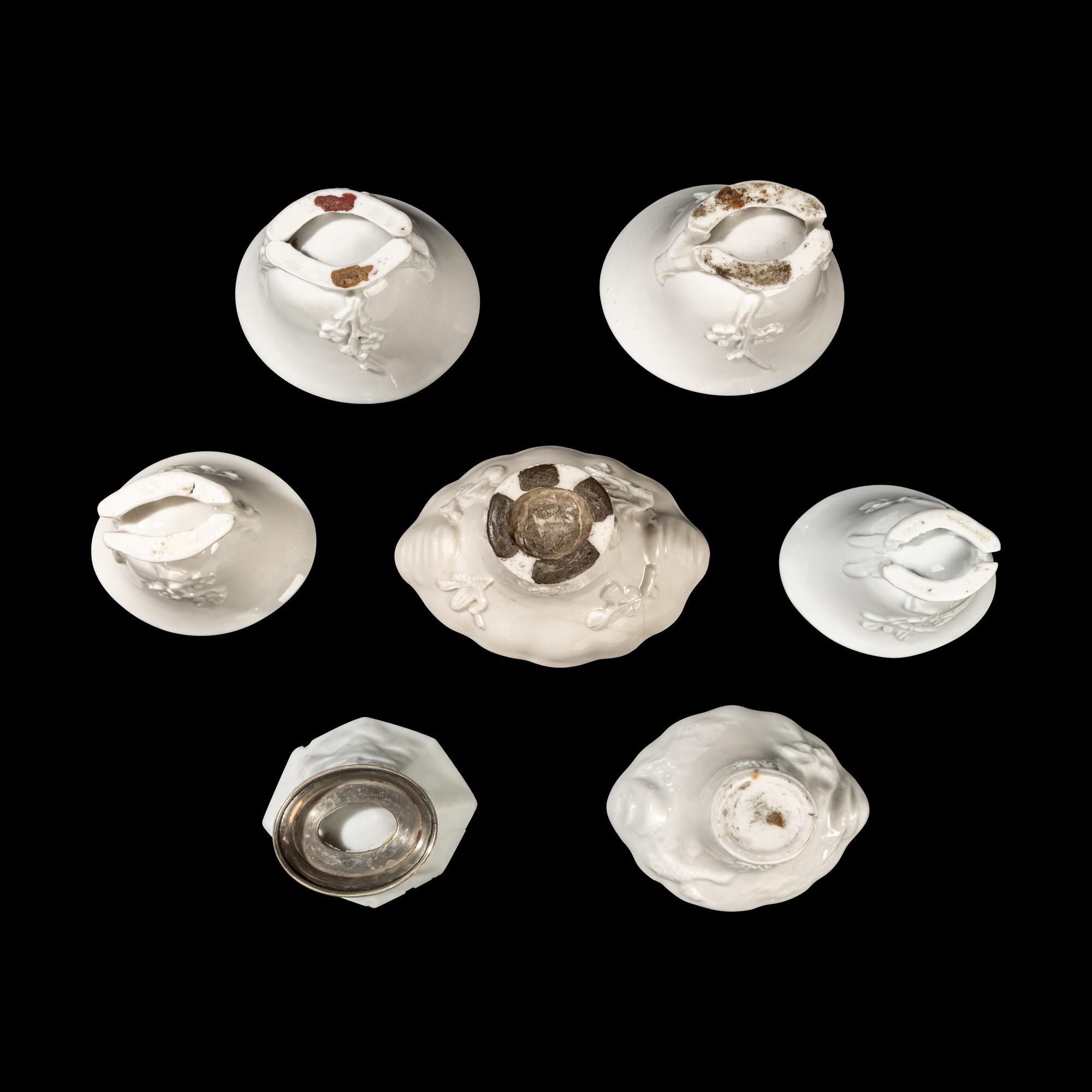 Seven Chinese Blanc-de-Chine Porcelain Libation Cups, 18th-Early 20th Century 清中期-民國 德化白瓷梅花杯及鹿鶴同春杯七支