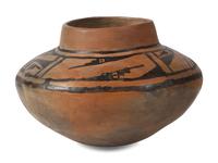 Ancestral Pueblo, Jeddito Black-on-Yellow Pottery Olla