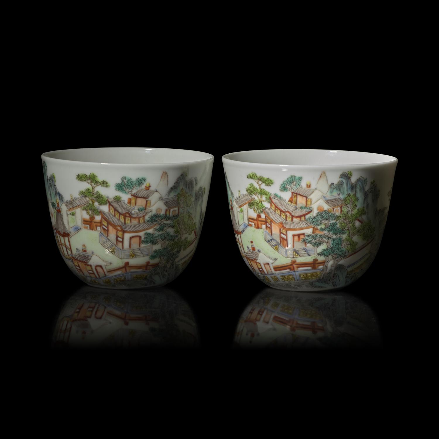 A Pair of Chinese Famille Rose Porcelain Cups 粉彩園景圖盃一對