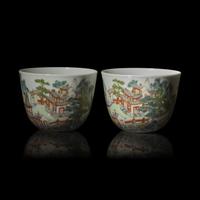 A Pair of Chinese Famille Rose Porcelain Cups 粉彩園景圖盃一對