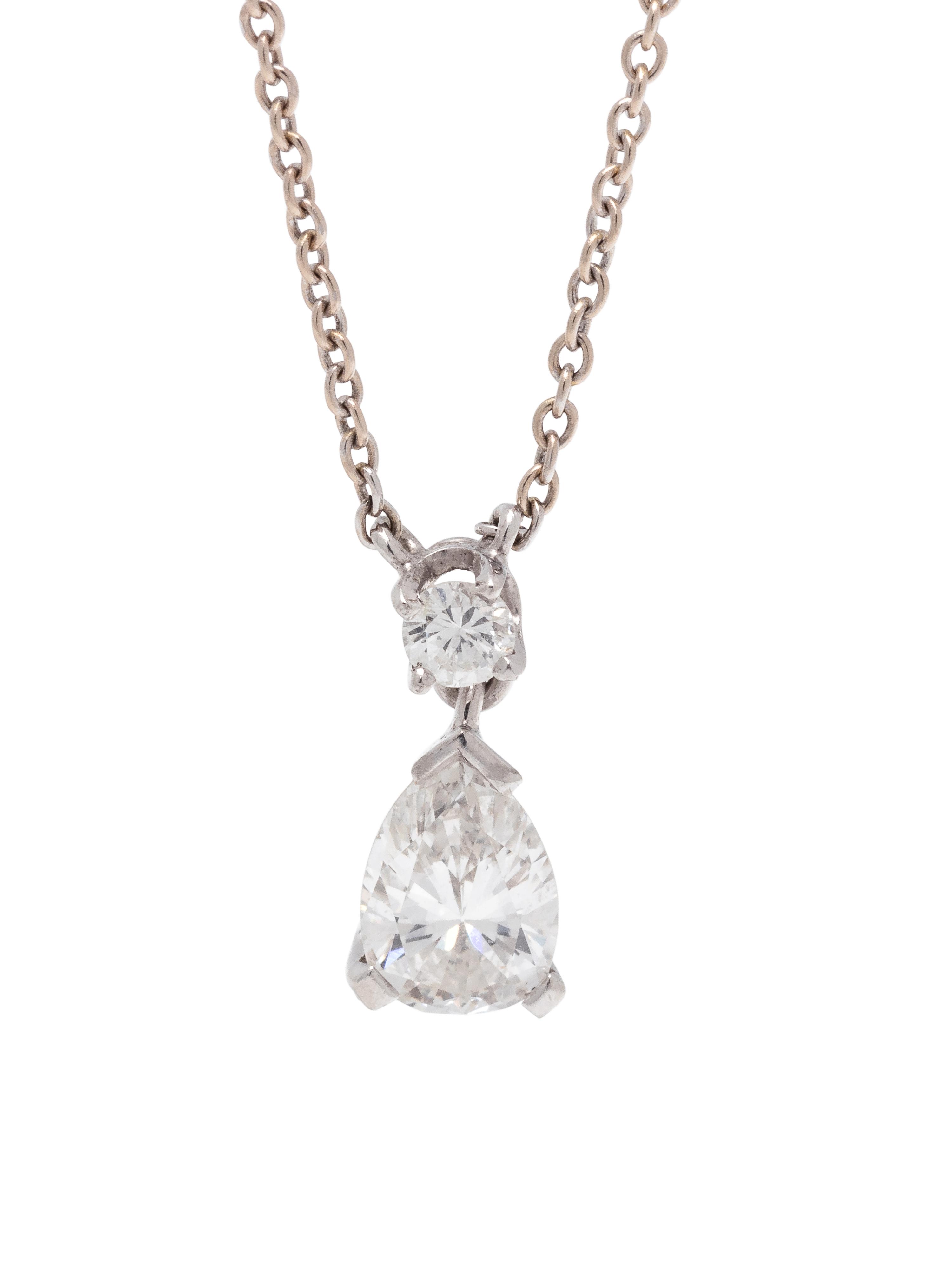 WHITE GOLD AND DIAMOND NECKLACE