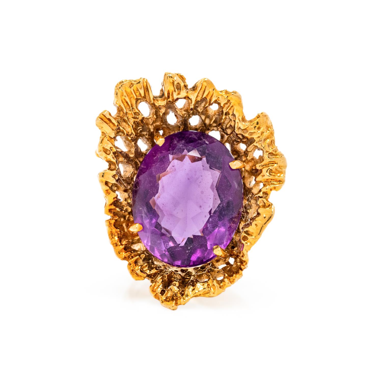 YELLOW GOLD AND AMETHYST RING