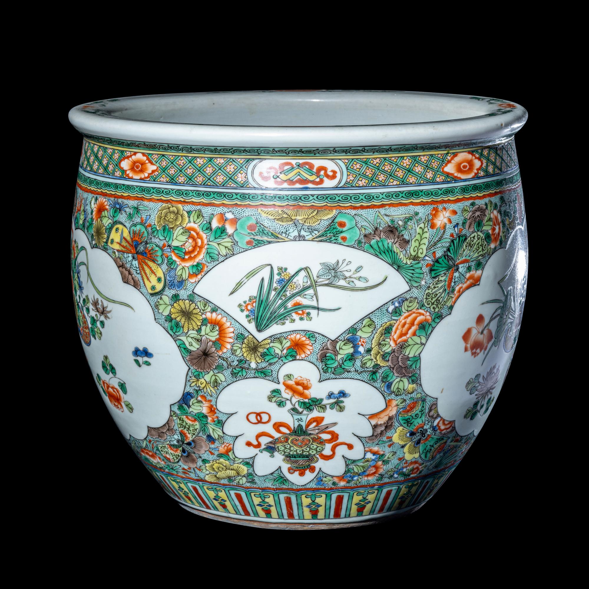 A Chinese Famille Verte Porcelain Fish Pot