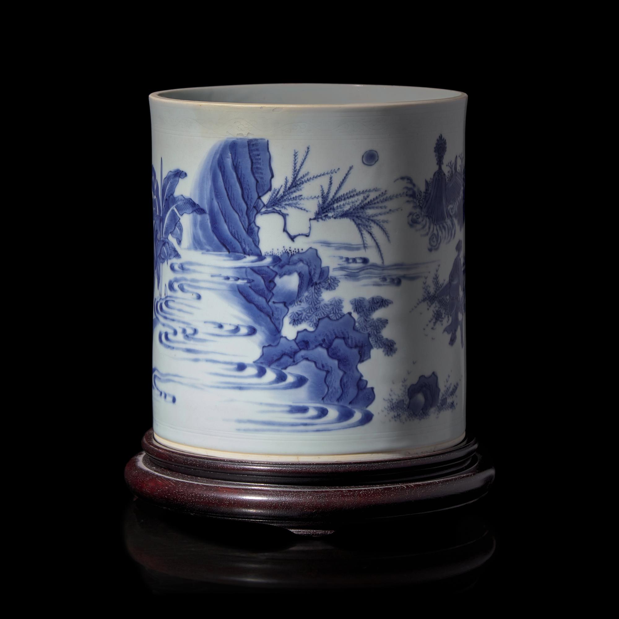 A Large Chinese Blue and White Porcelain Brush Pot, Bitong , Transitional Period, 17th Century 明末清初過渡期 青花人物故事圖筆筒