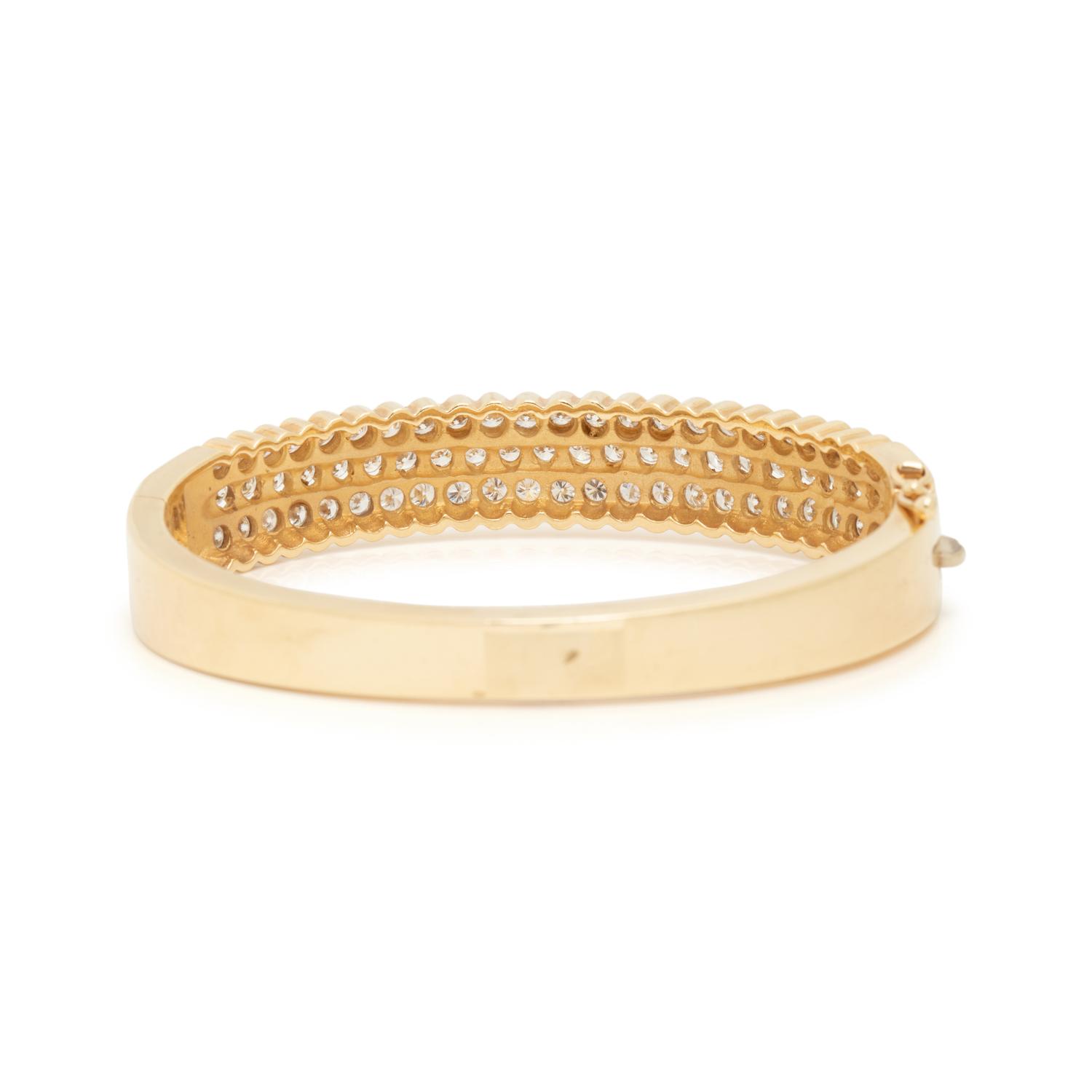 YELLOW GOLD AND DIAMOND BANGLE BRACELET