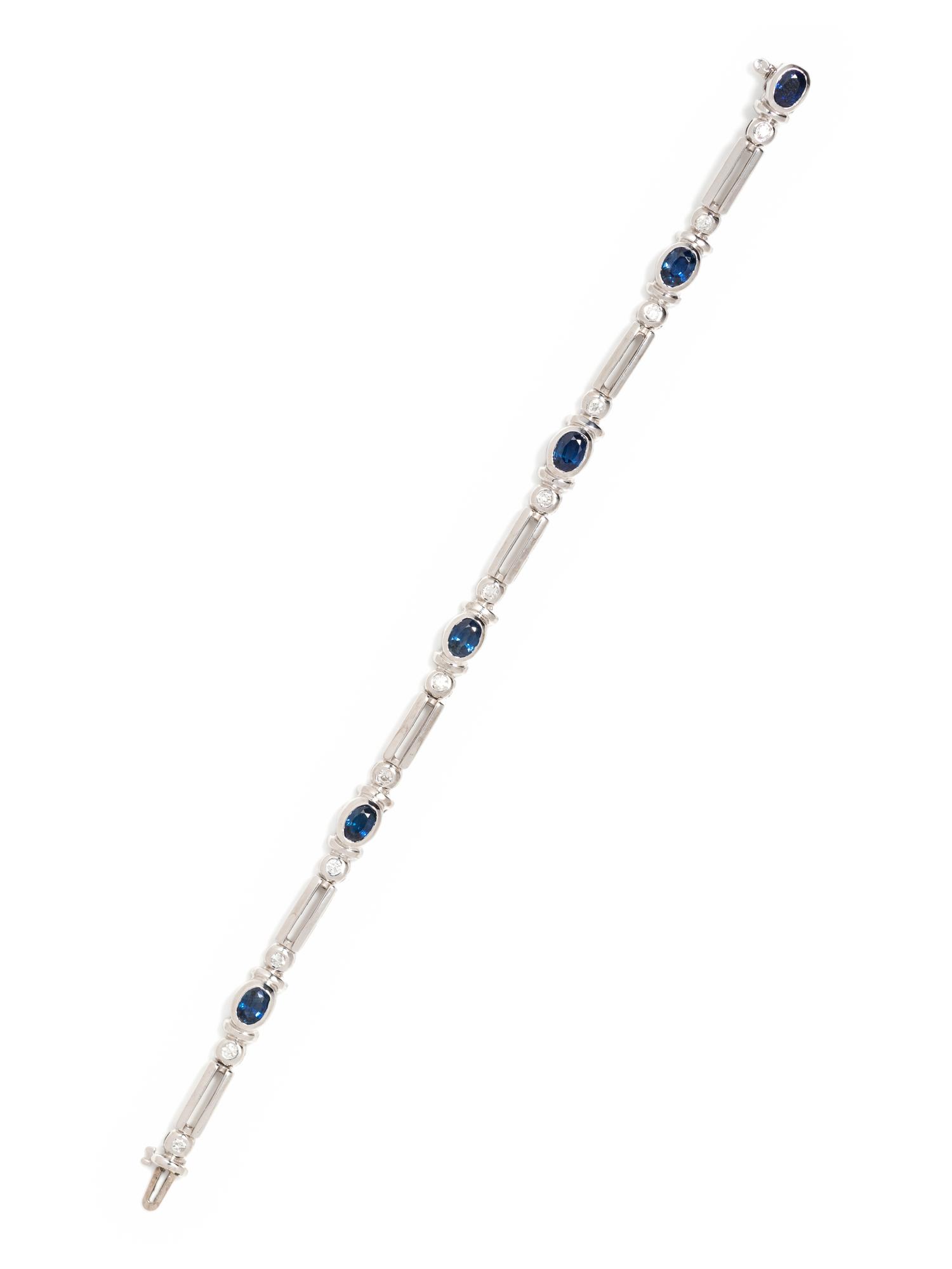 WHITE GOLD, SAPPHIRE AND DIAMOND BRACELET