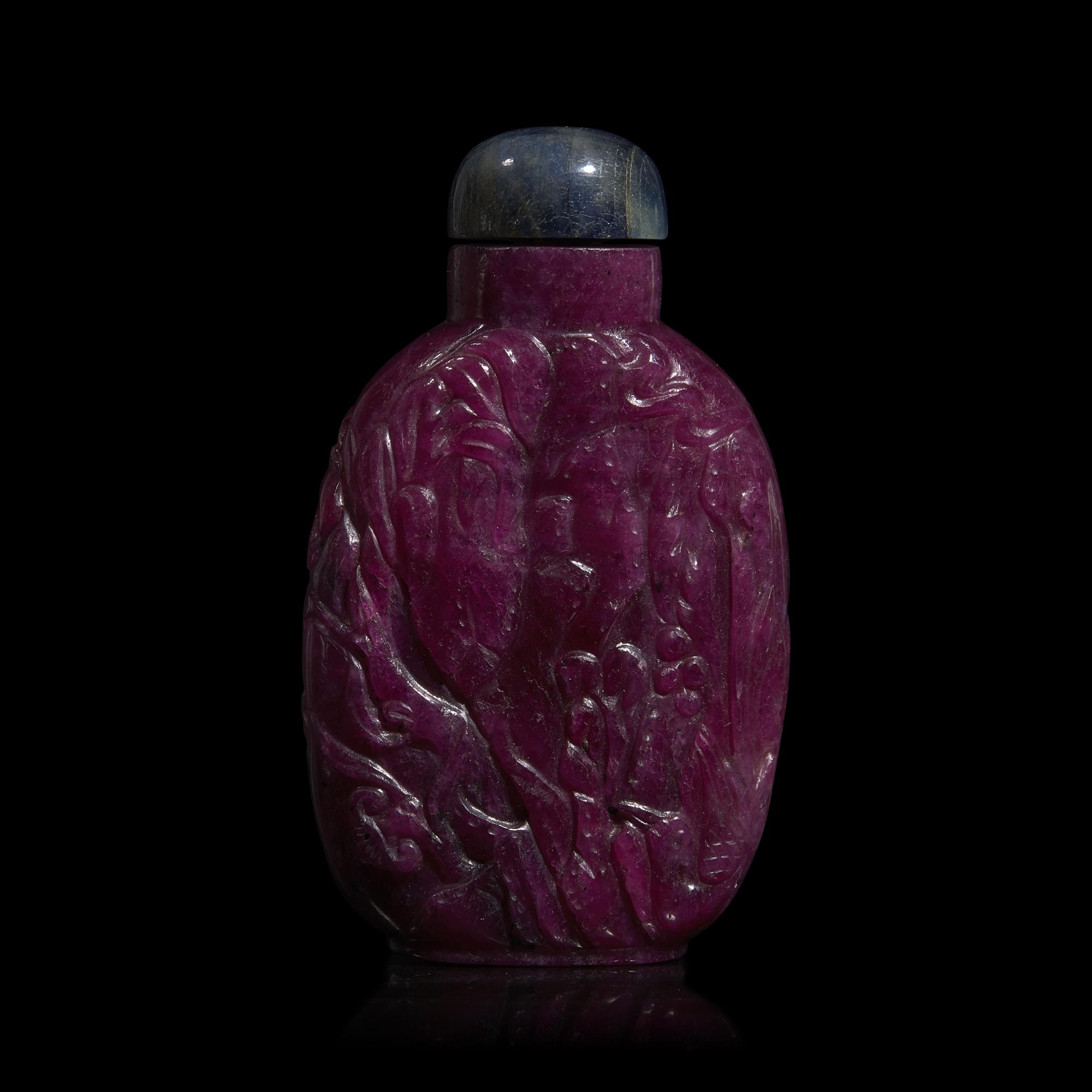 A Chinese Carved Ruby Matrix Snuff Bottle, Late Qing Dynasty