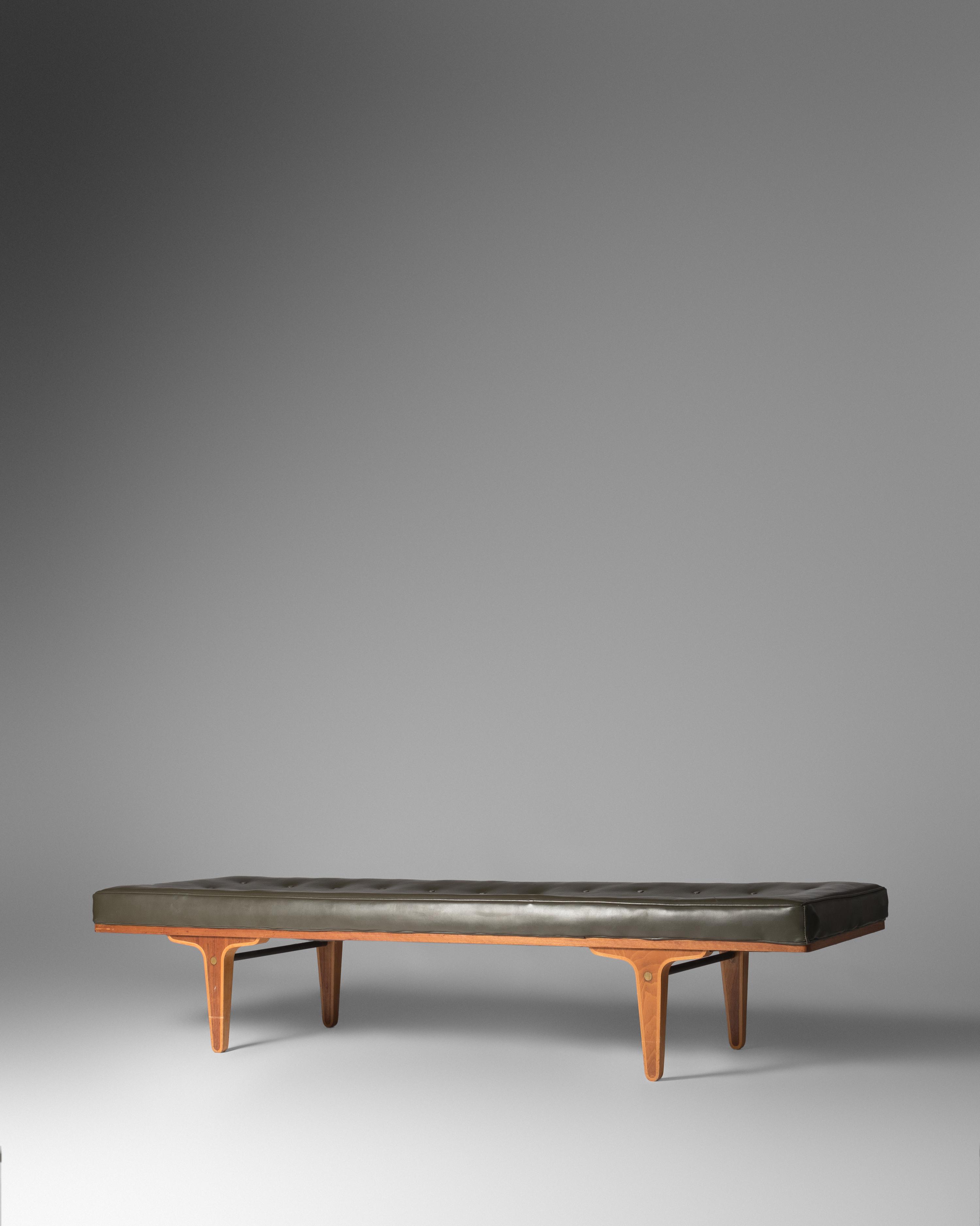 Serene Bench / Daybed, model 4955, Dunbar, USA