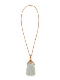YELLOW GOLD AND CARVED JADE PENDANT/NECKLACE