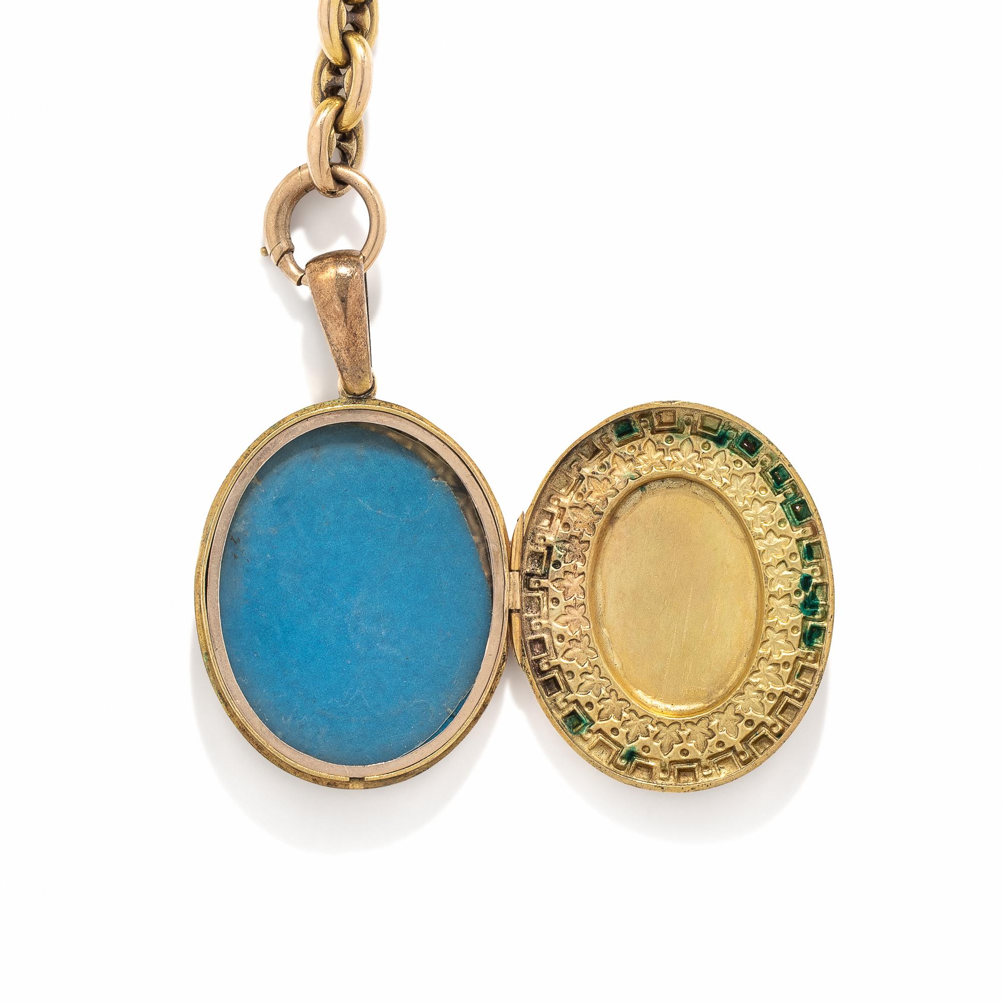 ANTIQUE, YELLOW GOLD LOCKET AND CHAIN