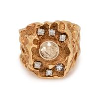 YELLOW GOLD AND DIAMOND RING