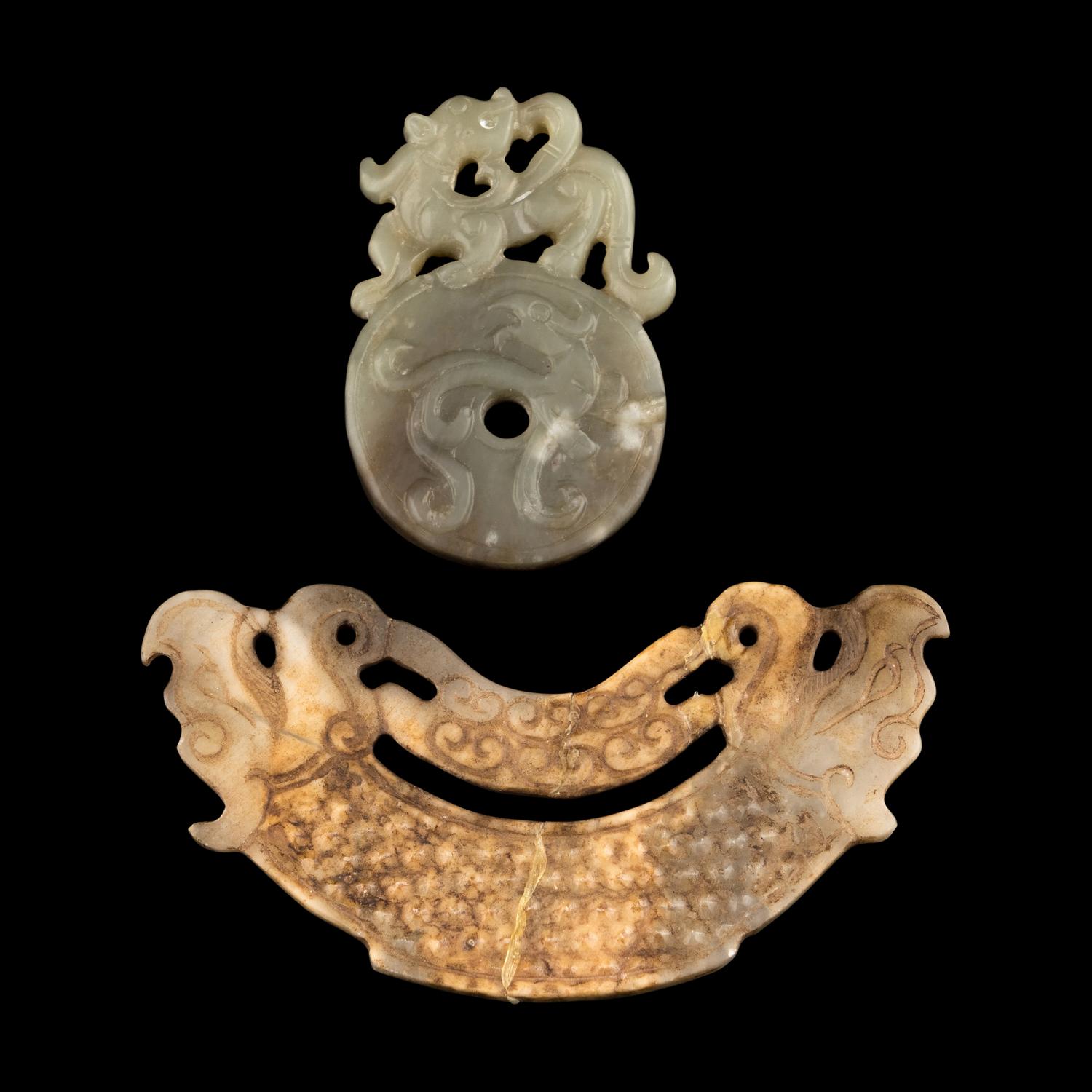 Two Chinese Archaic Style Jade Carvings, 20th Century 近代 仿古玉佩兩枚