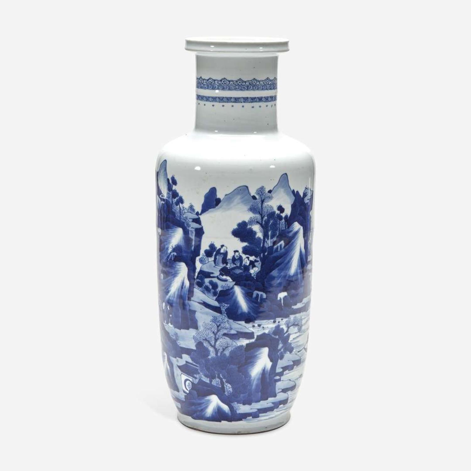 A Chinese blue and white porcelain rouleau vase 青花山水人物纸槌瓶