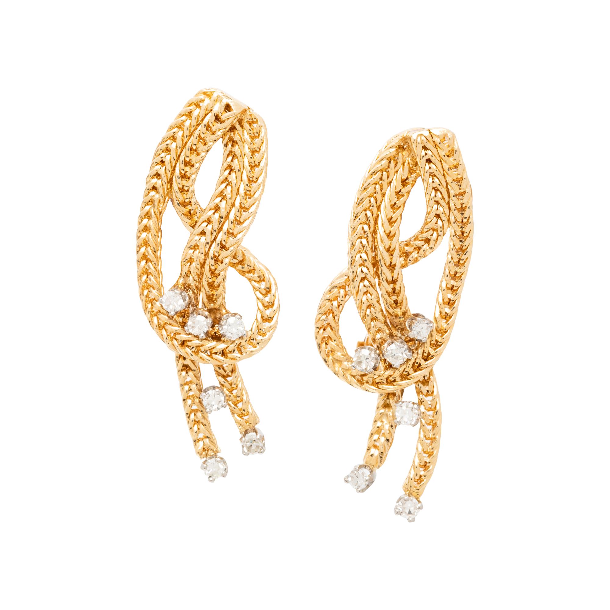 YELLOW GOLD AND DIAMOND NECKLACE AND CLIP EARRINGS