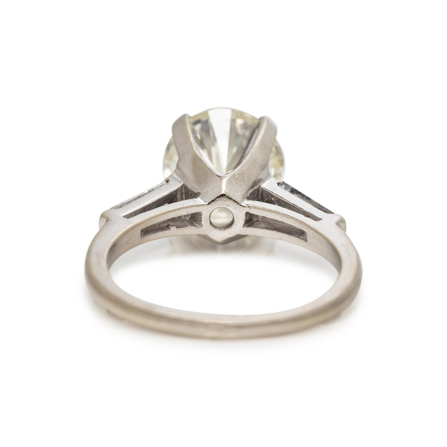 DIAMOND RING
