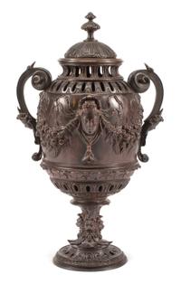 A Grand Tour Patinated Bronze Urn and Cover Height 25 1/2 inches. — 19TH CENTURY