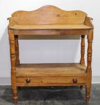 An American Pine Washstand Height 37 x width 35 x depth 16 inches. — 19TH CENTURY
