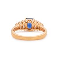 SAPPHIRE AND DIAMOND RING