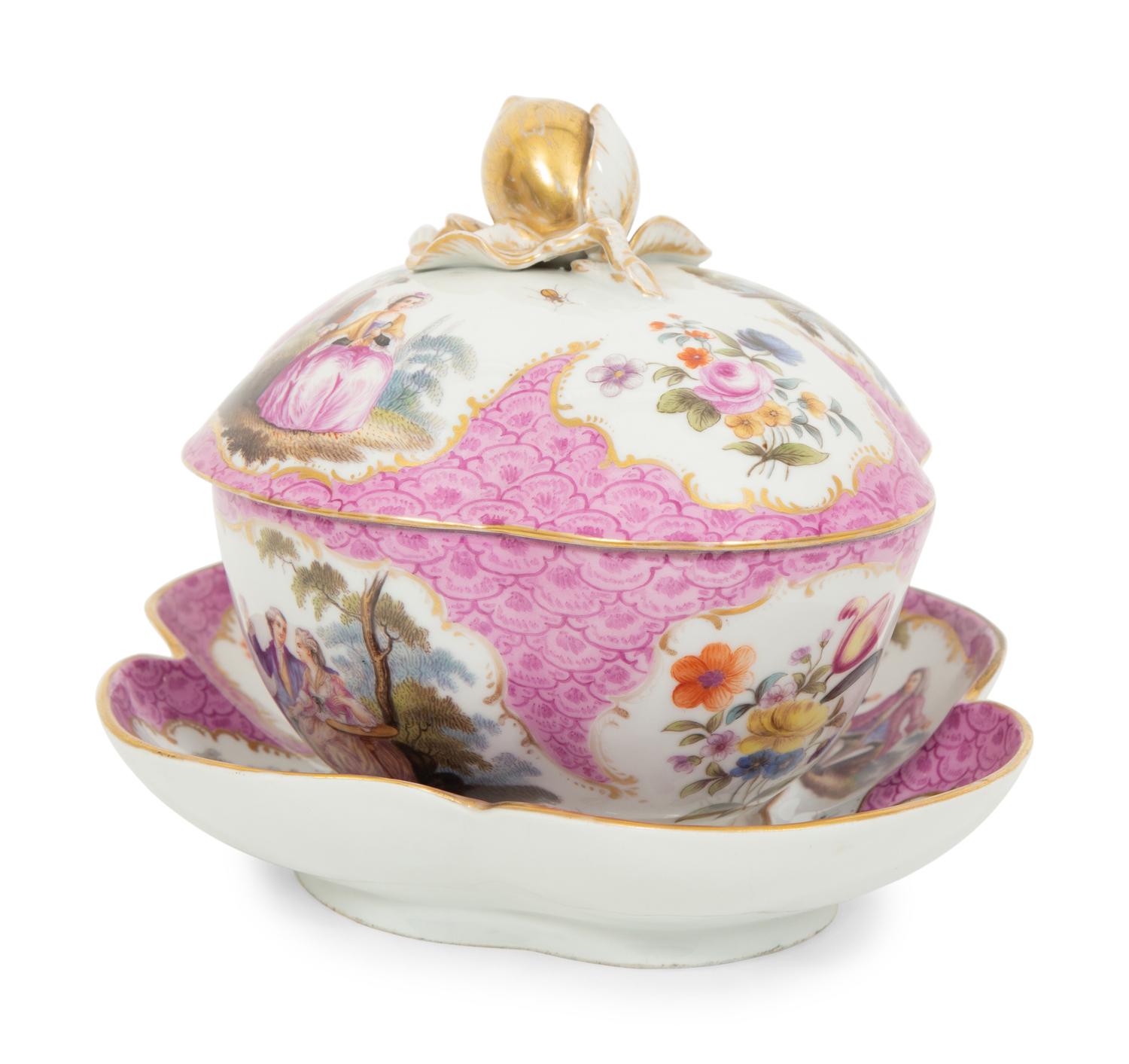 A Meissen Porcelain Sauce Tureen with Undertray