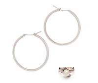 COLLECTION OF WHITE GOLD JEWELRY