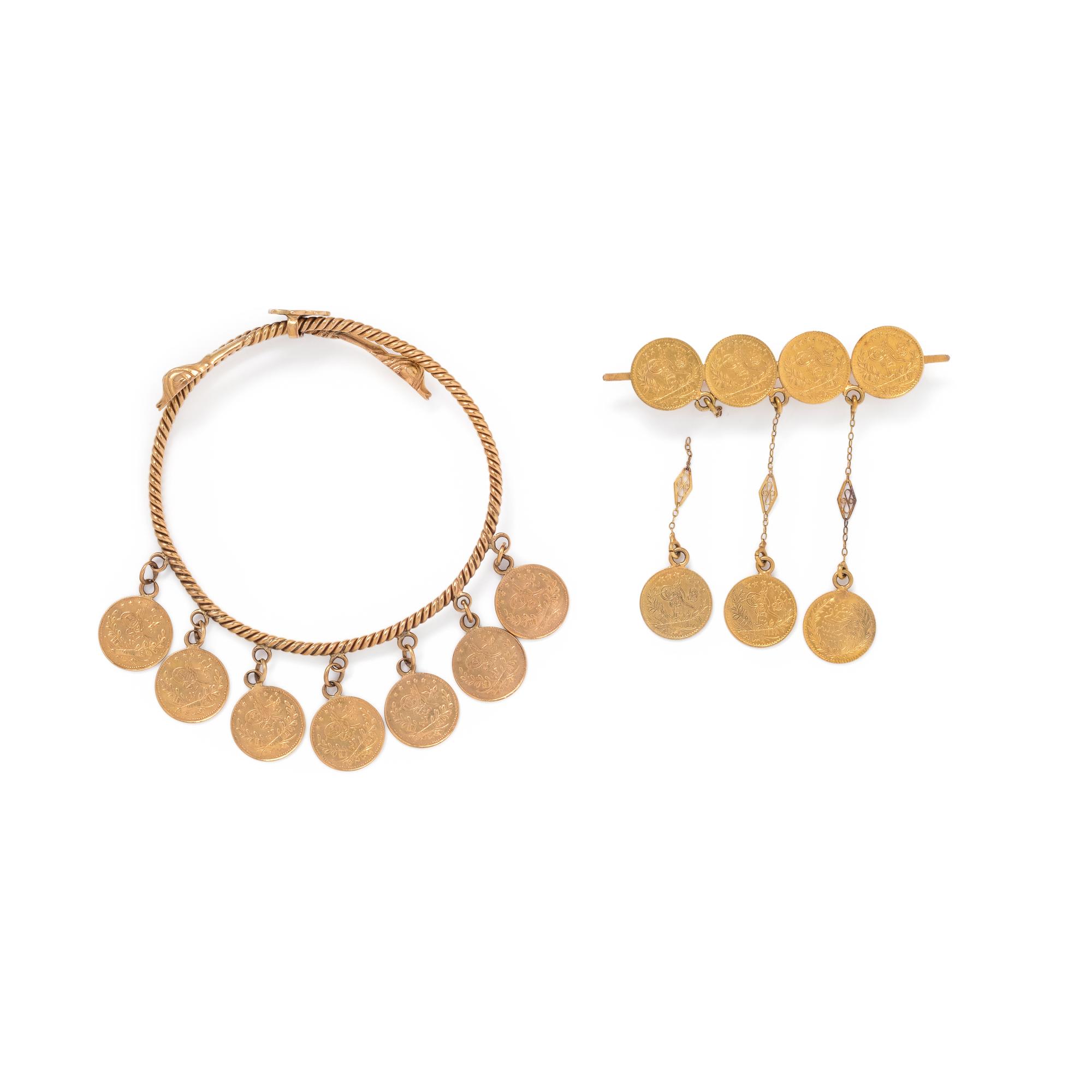 YELLOW GOLD AND COIN SET