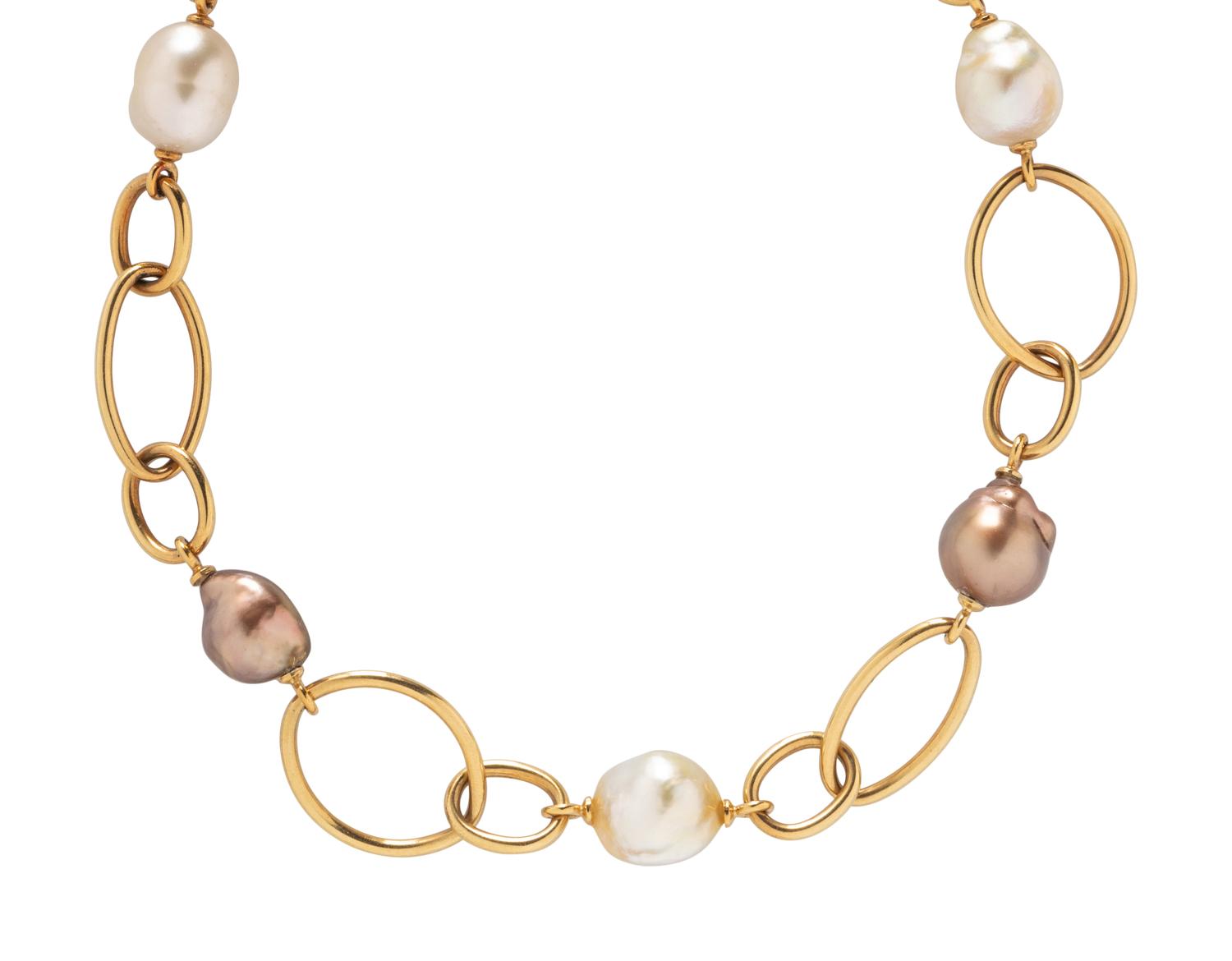 YELLOW GOLD AND BAROQUE PEARL NECKLACE