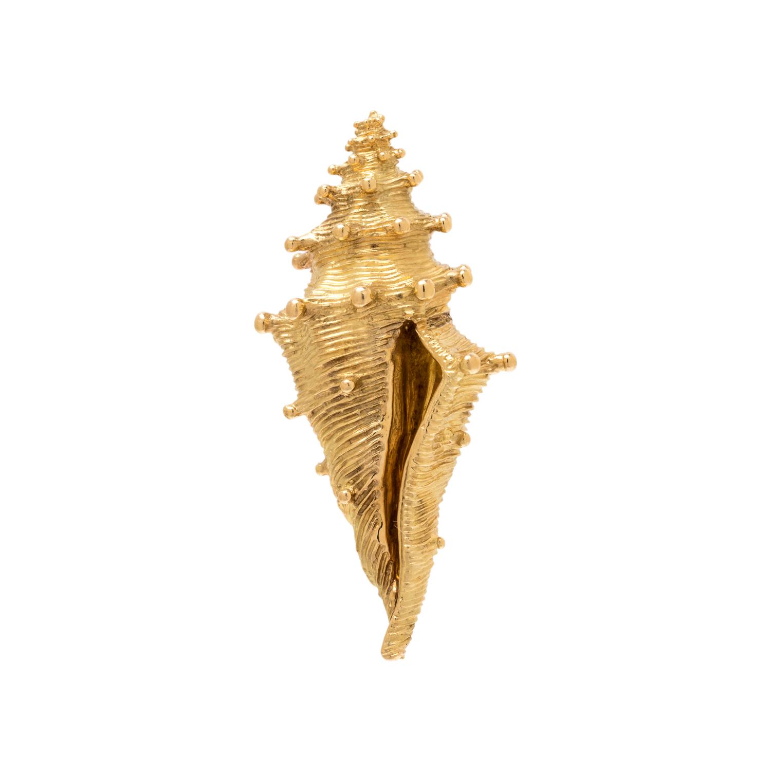 KURT WAYNE, YELLOW GOLD SHELL BROOCH