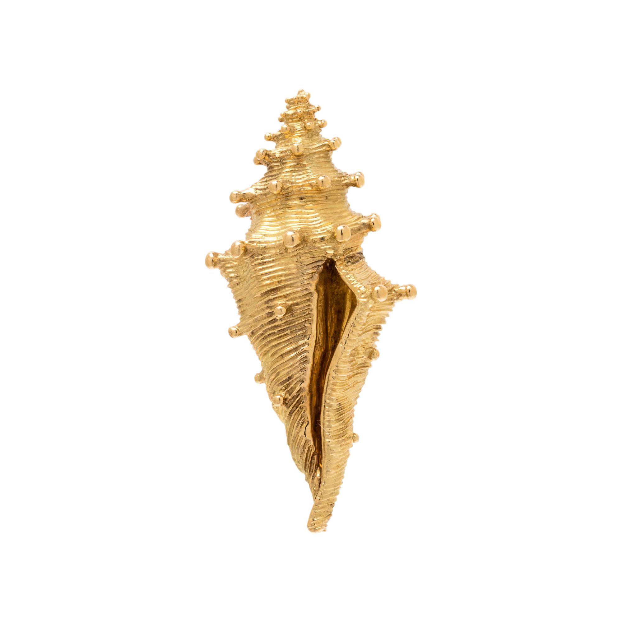 KURT WAYNE, YELLOW GOLD SHELL BROOCH