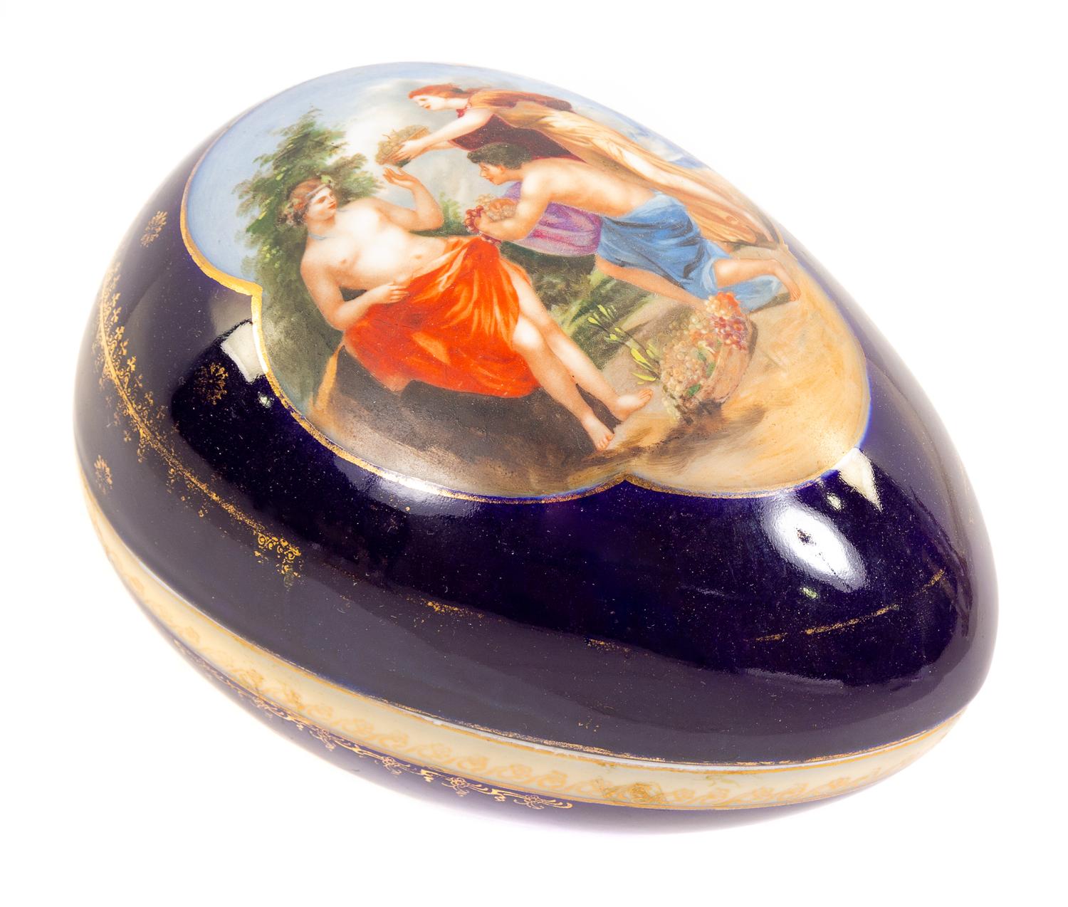A Royal Vienna Egg Form Box