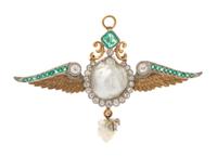 An Edwardian Platinum Topped Gold, Emerald, Diamond and Pearl Pendant/Brooch, 13.70 dwts.