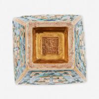 An unusual small Chinese archaistic enameled and gilt porcelain cabinet vase 倣古风格珐琅彩花瓶 Six-character "Da Qing Qianlong yuzhi" seal mark “??????”???