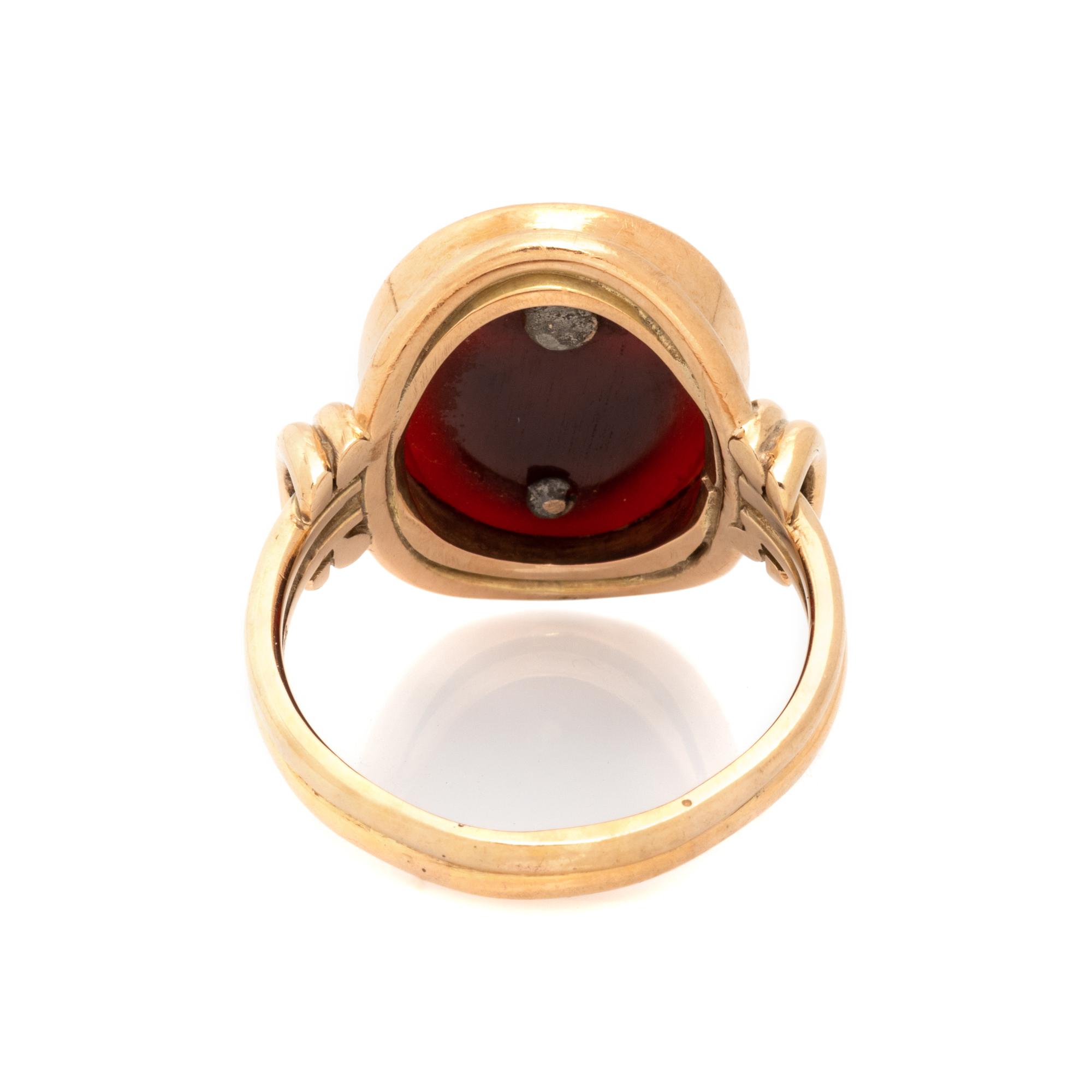 YELLOW GOLD AND HARDSTONE HERALDIC RING