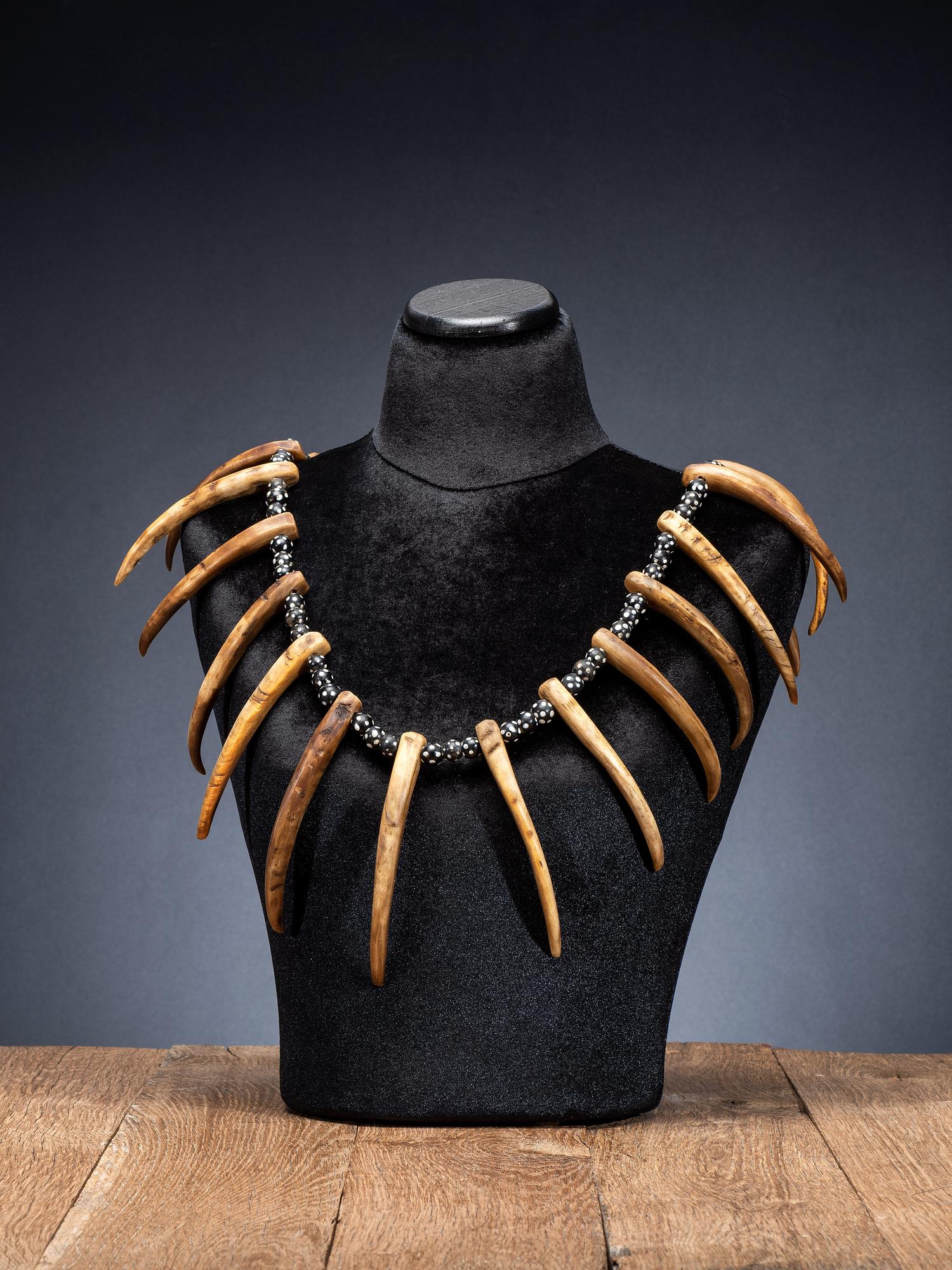 Apsáalooke [Crow] Imitation Bear Claw Necklace, with Trade Beads