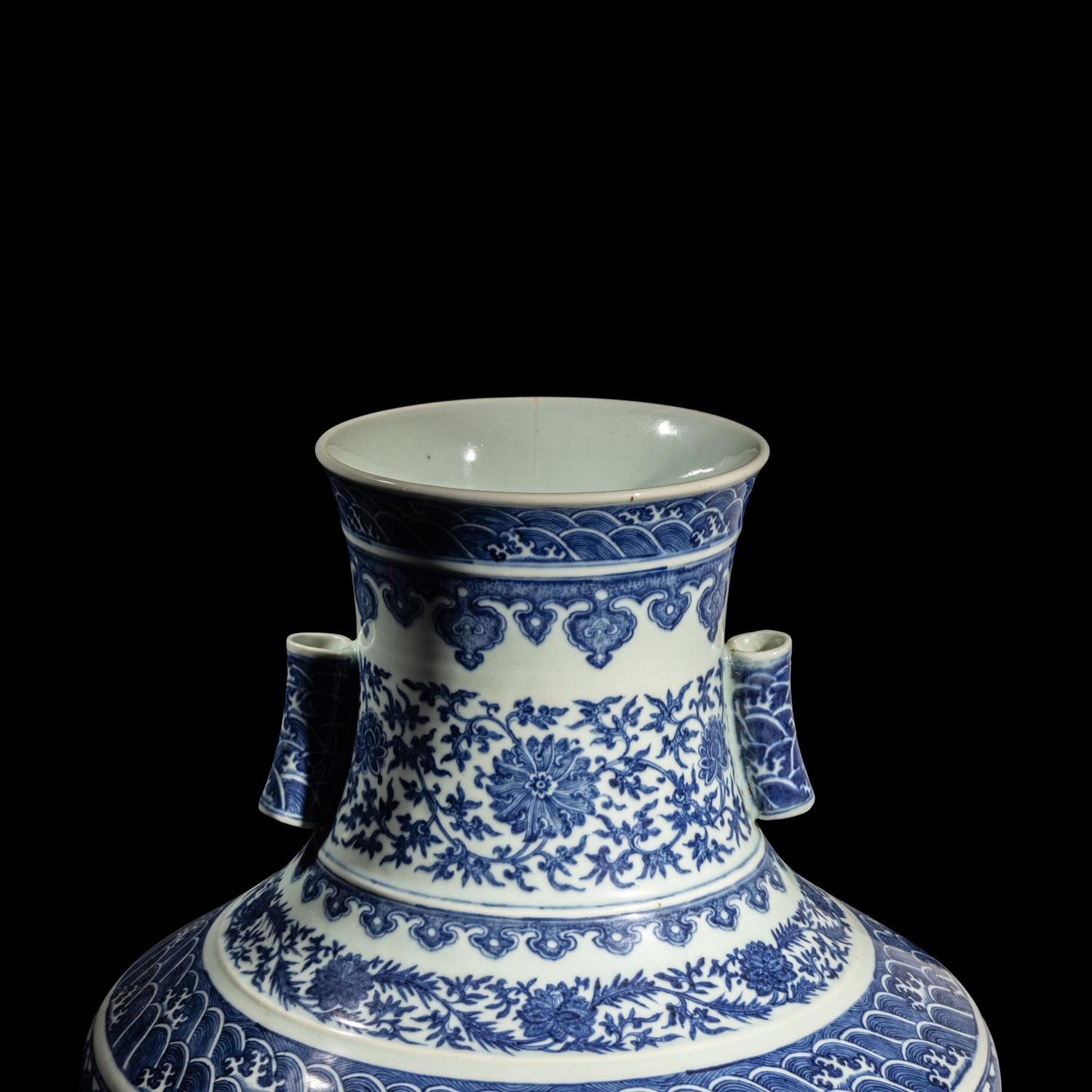 An Impressive Chinese Blue and White Porcelain Hu Vase, Qing Dynasty 清 青花纏枝花卉紋大貫耳壺