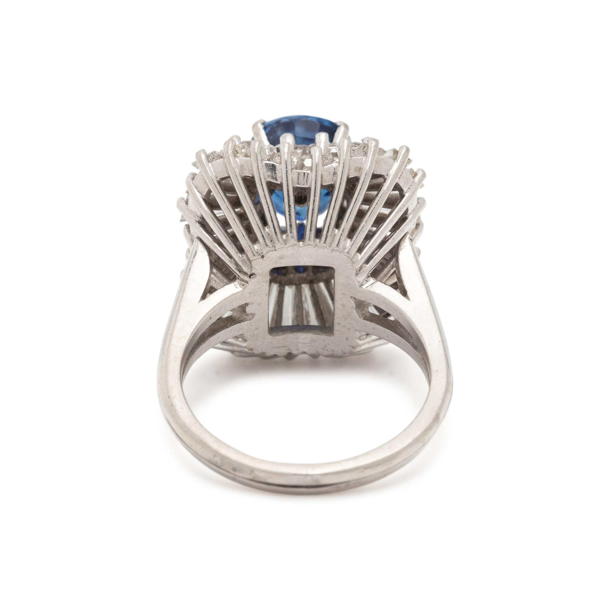 SAPPHIRE AND DIAMOND RING