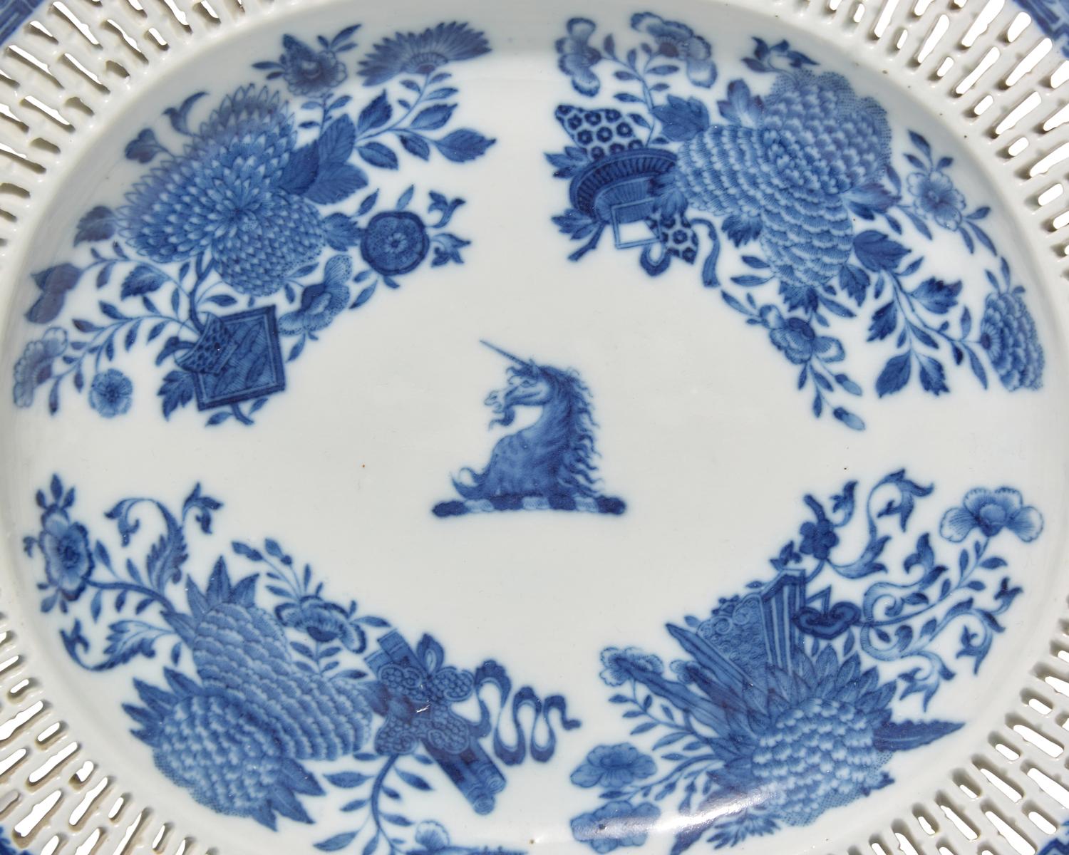 A Group of Five Chinese Export Porcelain Blue Fitzhugh Dinner Wares Bearing The Beale Family Crest