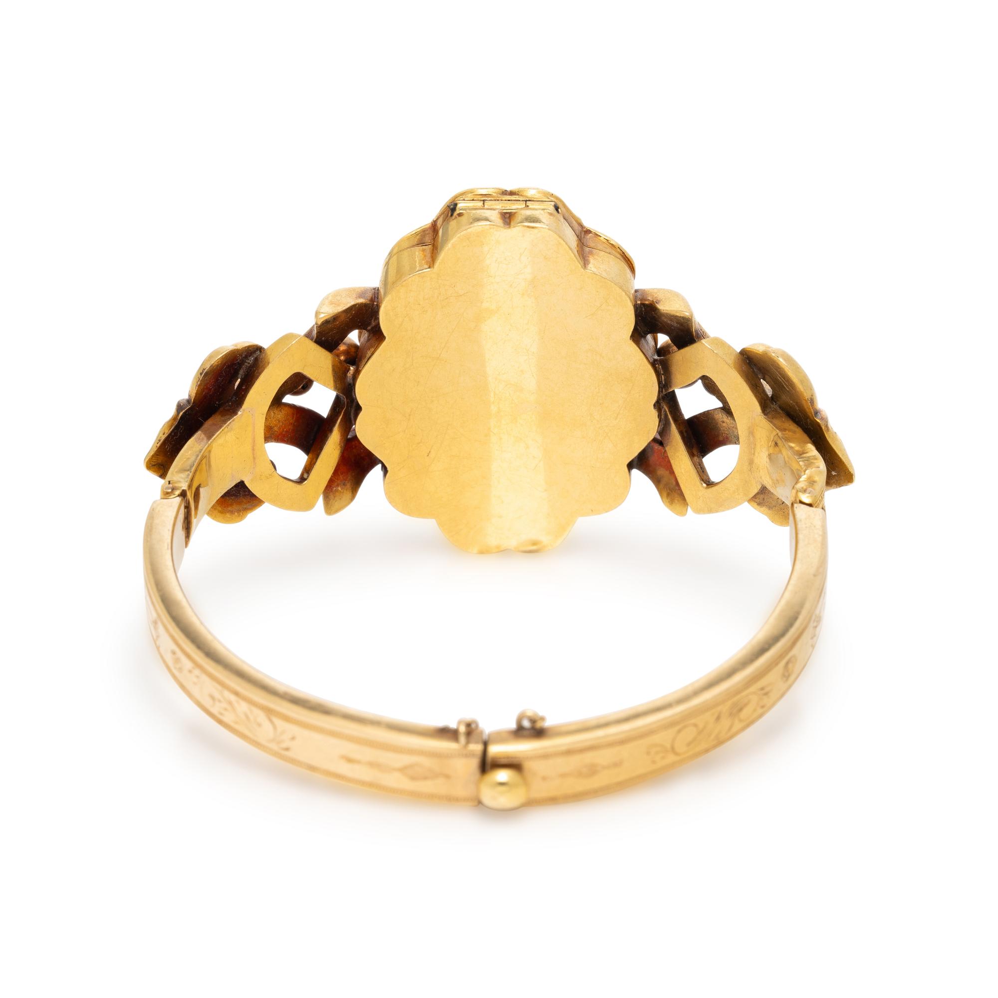 YELLOW GOLD AND ENAMEL BANGLE BRACELET