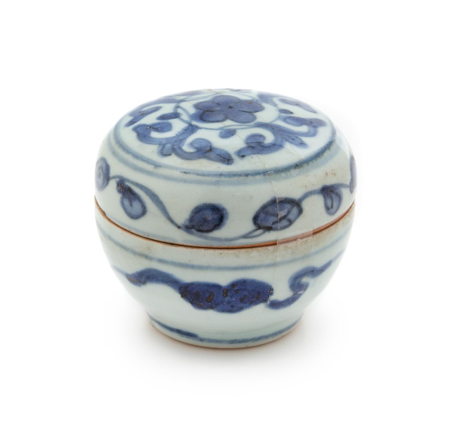 A Chinese Blue and White Porcelain Seal Paste Box and Cover