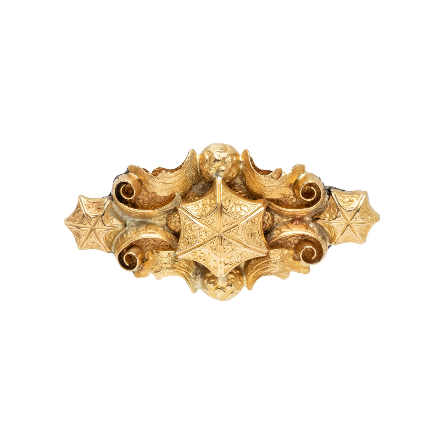 YELLOW GOLD SCROLL MOTIF BROOCH