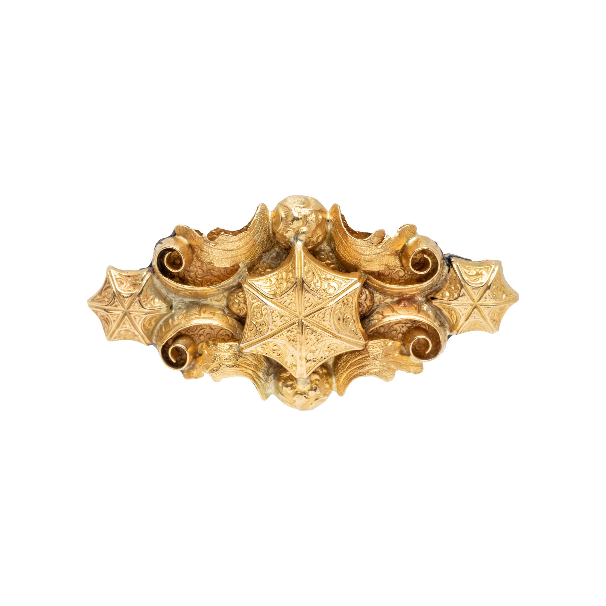 YELLOW GOLD SCROLL MOTIF BROOCH