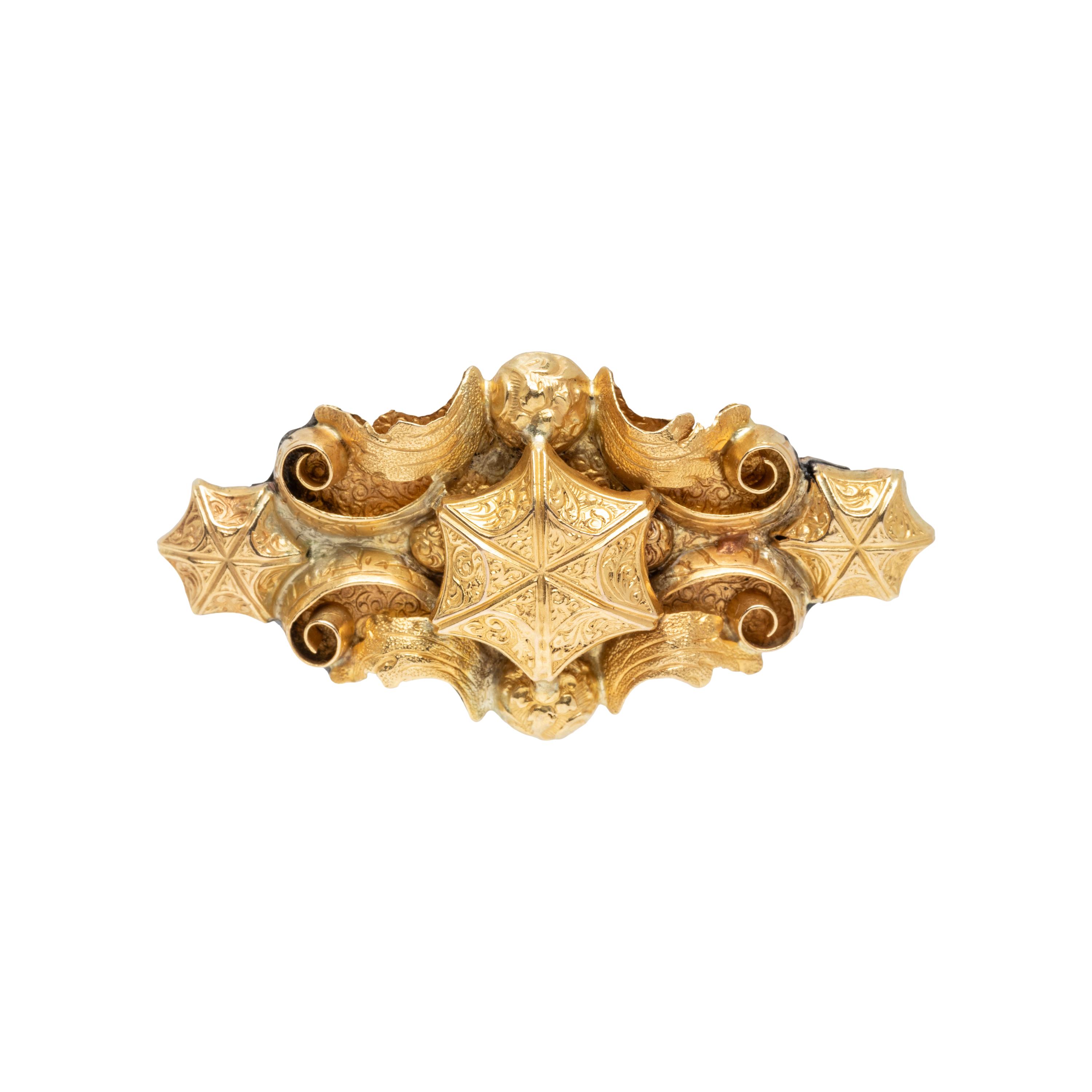 YELLOW GOLD SCROLL MOTIF BROOCH