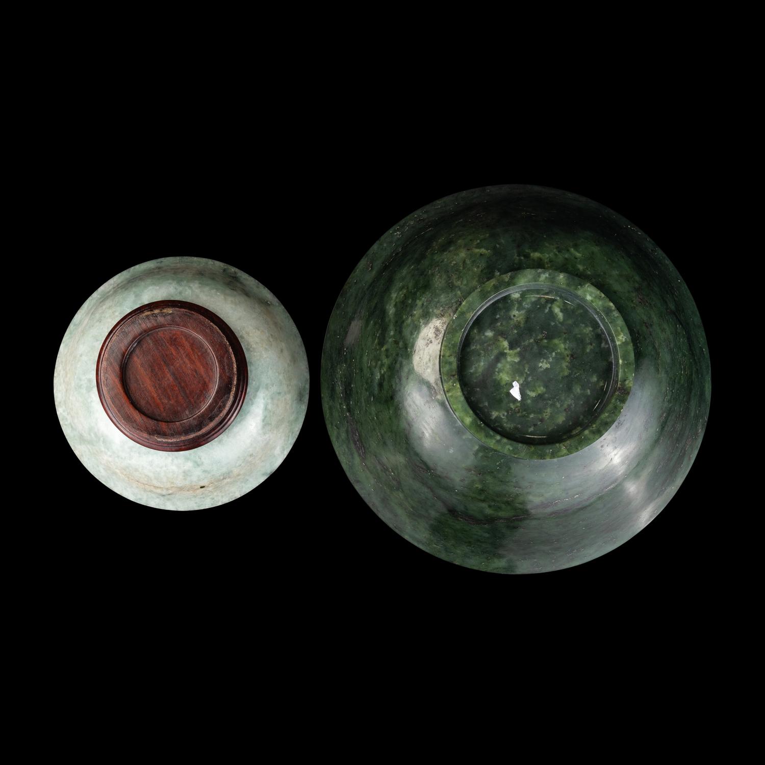 A Chinese Jadeite Bowl and a Spinach Jade Bowl, Early-Mid 20th Century 近代 翡翠、碧玉碗各一