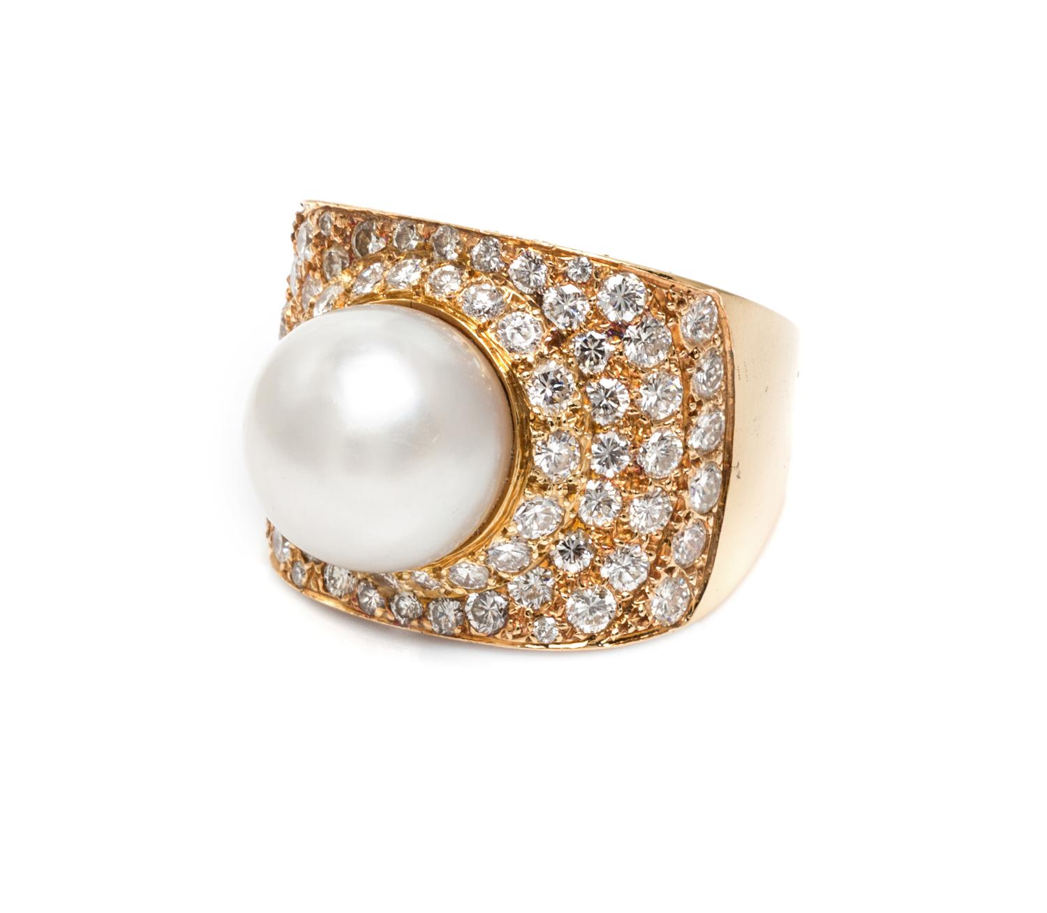 An 18 Karat Yellow Gold, Cultured South Sea Pearl and Diamond Ring, 17.80 dwts.