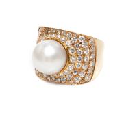 An 18 Karat Yellow Gold, Cultured South Sea Pearl and Diamond Ring, 17.80 dwts.